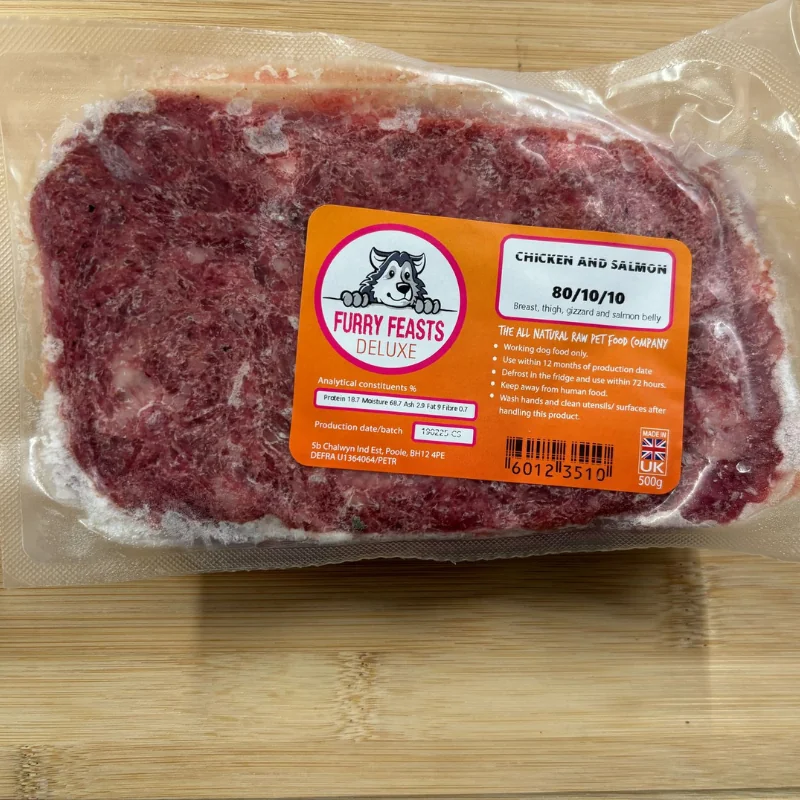 Furry Feasts Deluxe Chicken & Salmon 500g